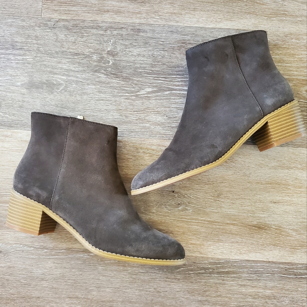 Clarks Somerset Breccan Myth Brown Suede Ankle Booties